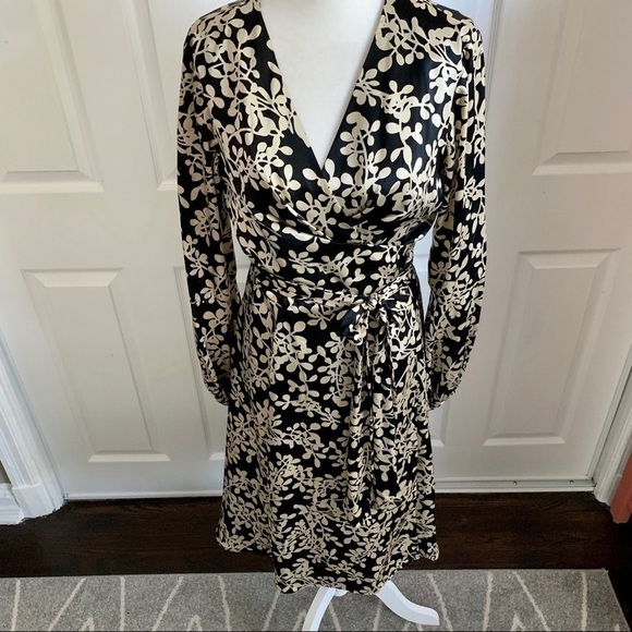 Donna Ricco Black and Ivory Silk Floral Wrap Dress - Picture 2 of 11